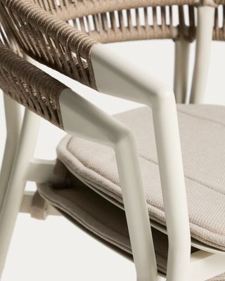 Silla apilable de exterior Alimia de aluminio crudo y cuerda sintética beige