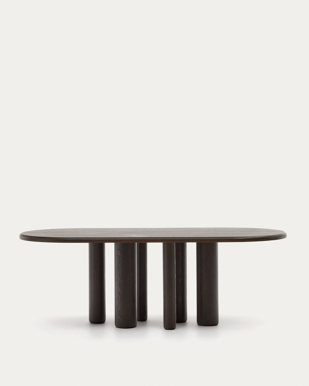 Mesa ovalada Mailen en chapa de fresno con acabado oscuro Ø 220 x 105 cm