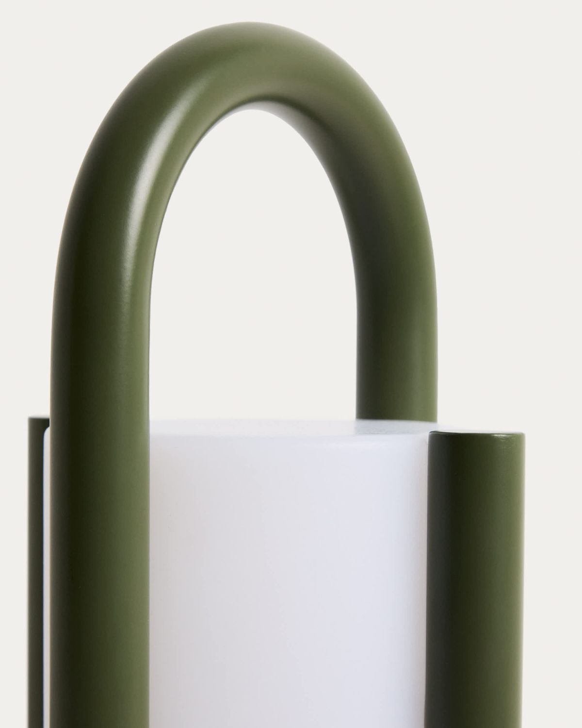 Lámpara de mesa pequeña portátil Leros de polietileno y acero verde