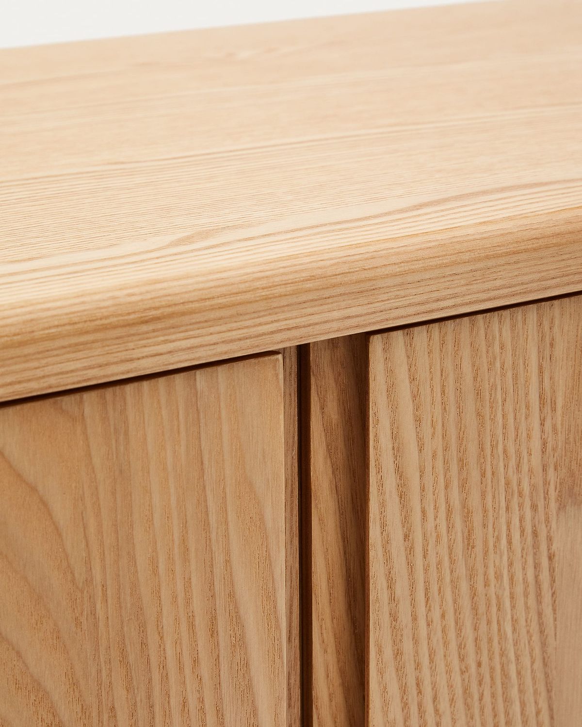 Aparador alto Salaya de madera contrachapada de fresno FSC Mix Credit 100 x 134 cm