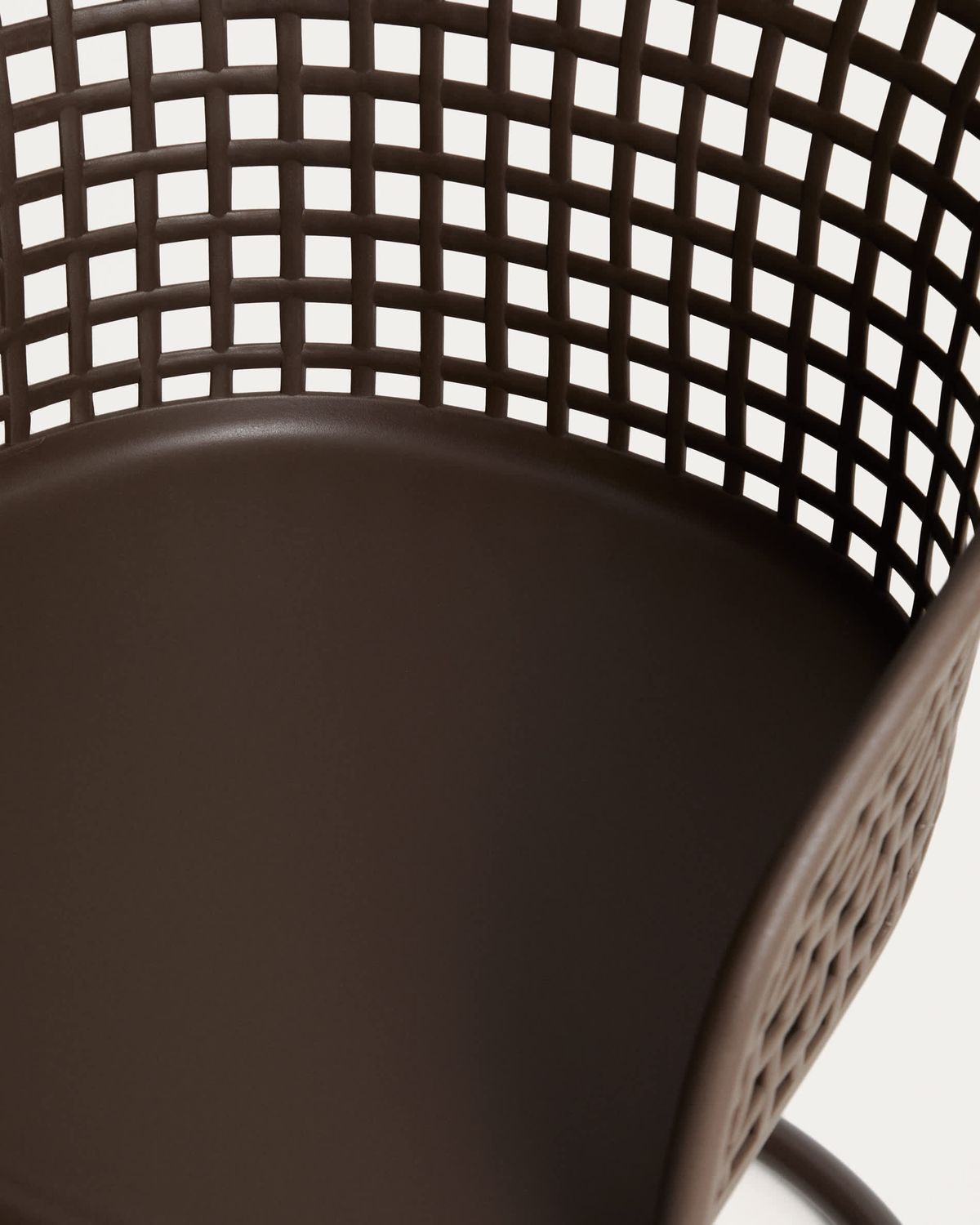 Silla de exterior Tenaro de plástico con estructura de acero marrón