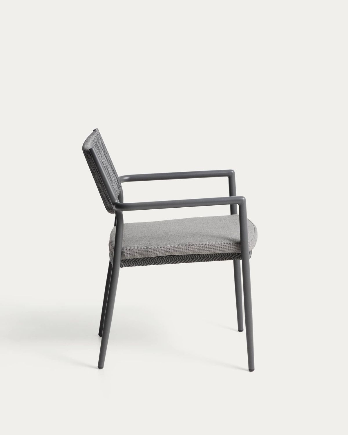 Silla apilable de exterior Argasi de aluminio grafito y cuerda sintética gris oscuro