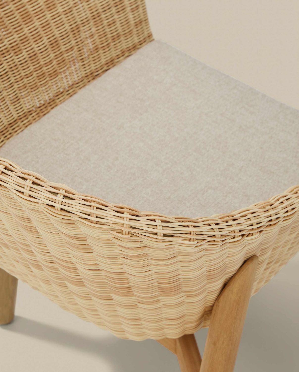 Silla Galea de madera maciza de teca y ratán sintético FSC 100%