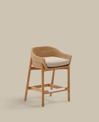 Taburete Galea de madera maciza de teca y ratán sintético 65 cm FSC 100%