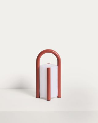 Lámpara de mesa pequeña portátil Leros de polietileno y acero terracota
