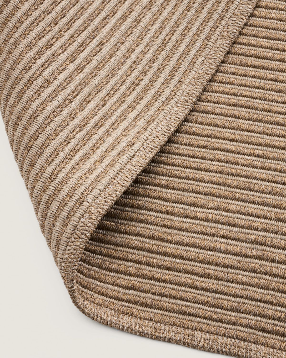 Alfombra Ardelia de fibras sintéticas beige 160 x 230 cm