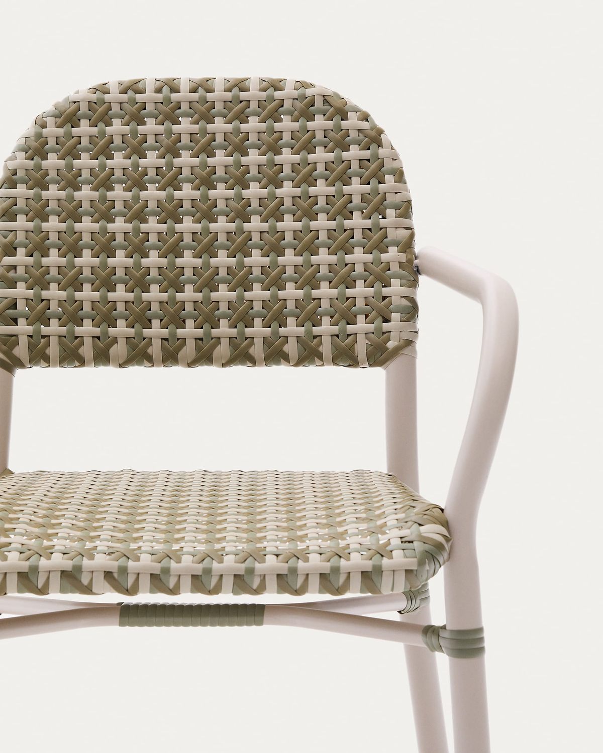 Silla apilable Tuccia de aluminio y ratán sintético verde y beige