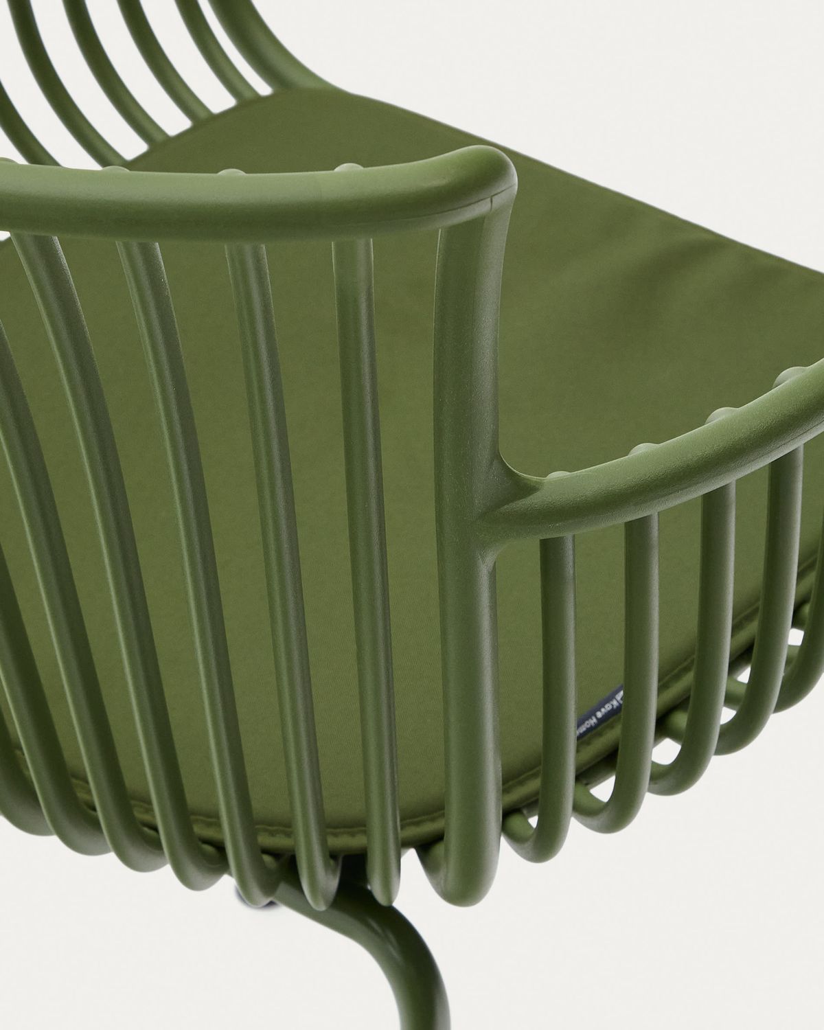 Silla de exterior Surpika con patas de acero verde