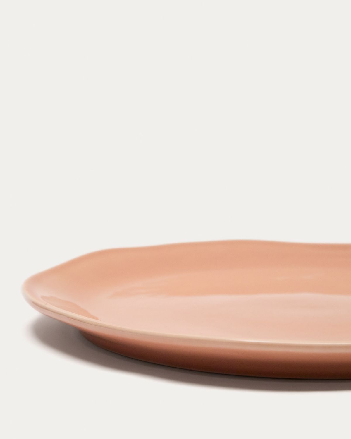 Plato plano Tiraya de cerámica rosa