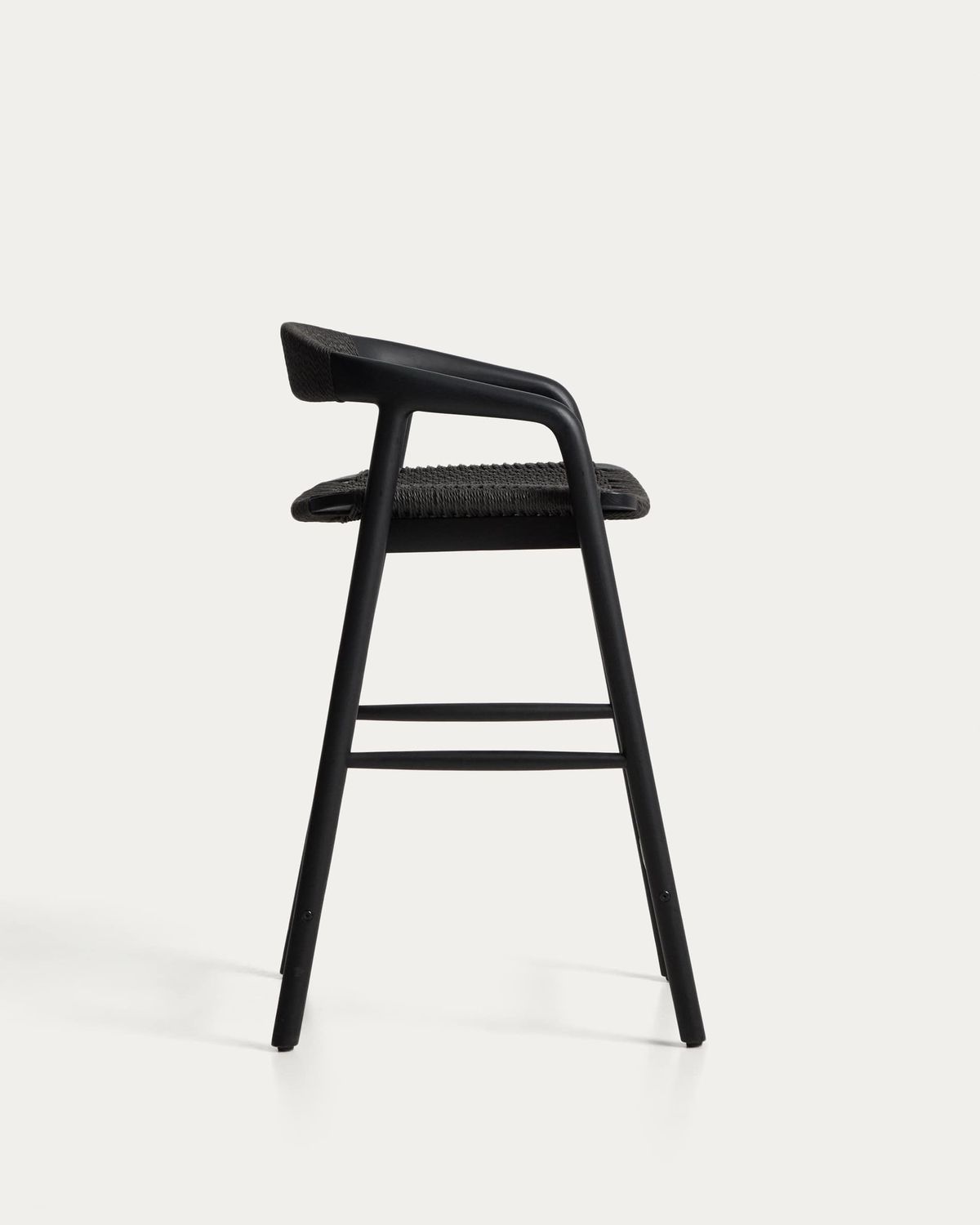 Taburete Derile de madera maciza de roble acabado negro y cuerda de papel negro FSC Mix Credit 65 cm