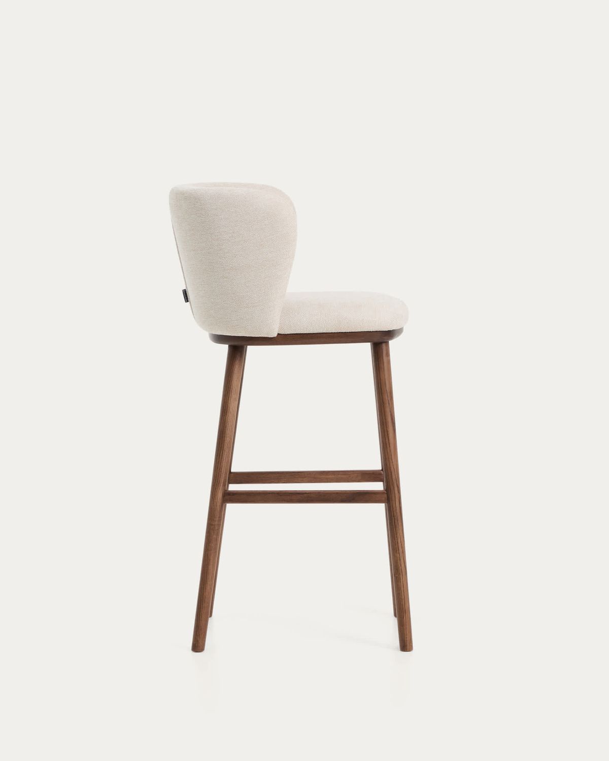 Taburete Ciselia chenilla beige y patas de madera maciza fresno acabado tono nogal FSC Mix Credit 75cm