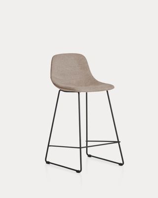 Taburete Zahara de chenilla marrón y patas de acero con acabado negro 65 cm FSC 100%