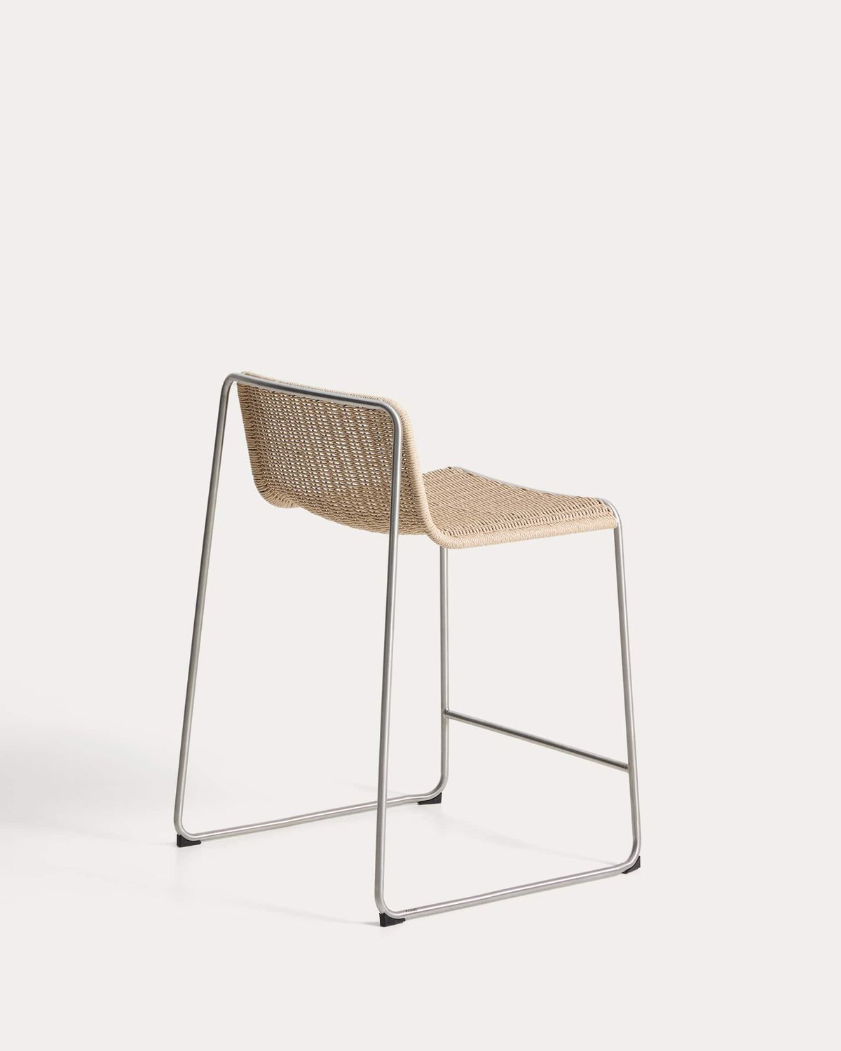 Taburete apilable Tavari de cuerda sintética beige y acero inoxidable AISI 304 efecto cepillado 65 cm