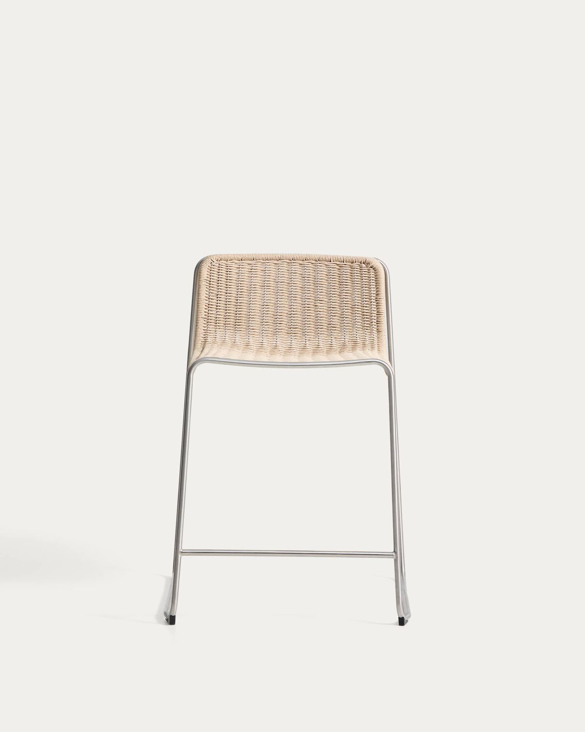 Taburete apilable Tavari de cuerda sintética beige y acero inoxidable AISI 304 efecto cepillado 65 cm