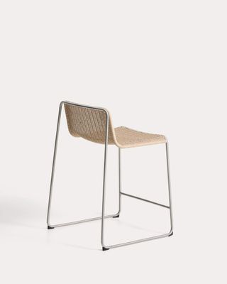 Taburete apilable Tavari de cuerda sintética beige y acero inoxidable AISI 304 efecto cepillado 65 cm