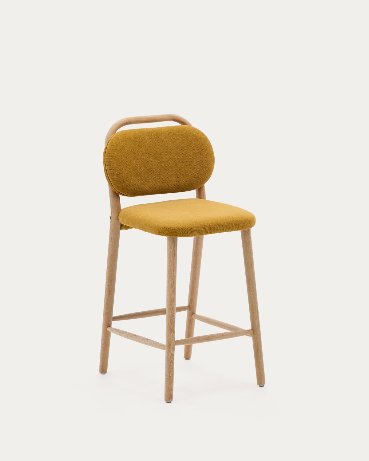 Taburete Helda de chenilla mostaza y madera maciza de roble FSC Mix Credit 65 cm