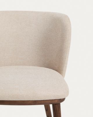 Taburete Ciselia chenilla beige y patas de madera maciza fresno acabado tono nogal FSC Mix Credit 65cm