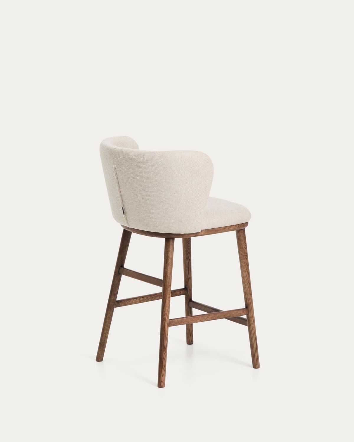 Taburete Ciselia chenilla beige y patas de madera maciza fresno acabado tono nogal FSC Mix Credit 65cm