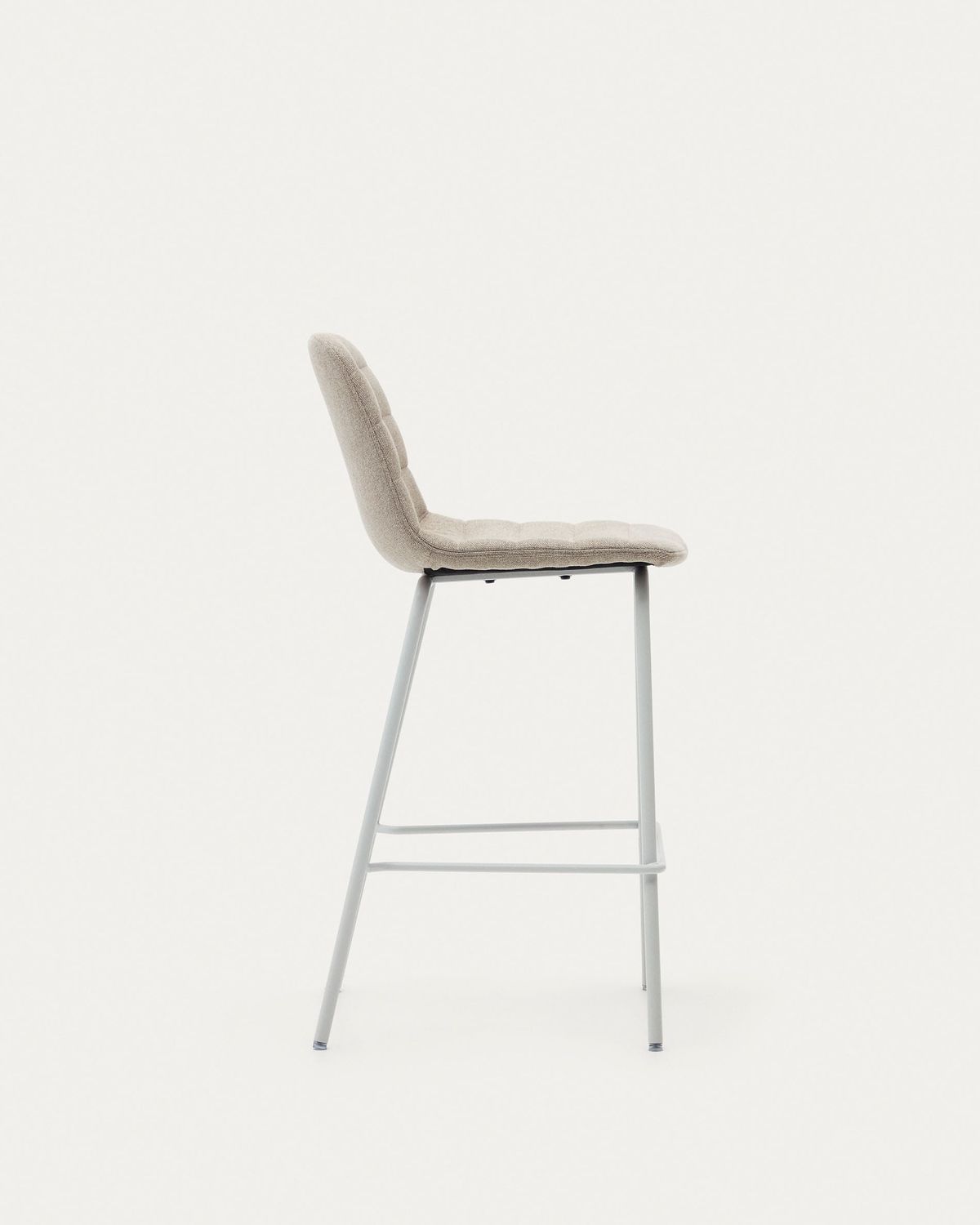 Taburete Zunilda de chenilla beige y acero con acabado blanco mate altura 65 cm FSC 100%