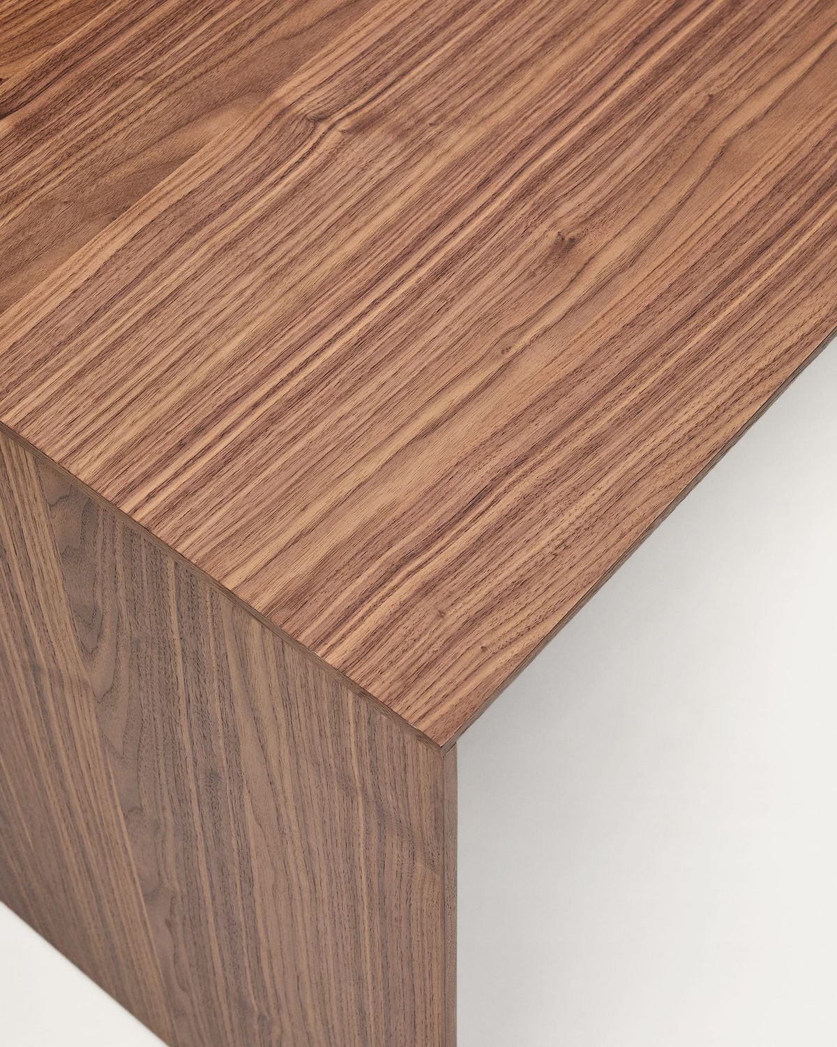 Mesa de trabajo Litto de chapa de nogal FSC Mix Credit 140 x 60 cm