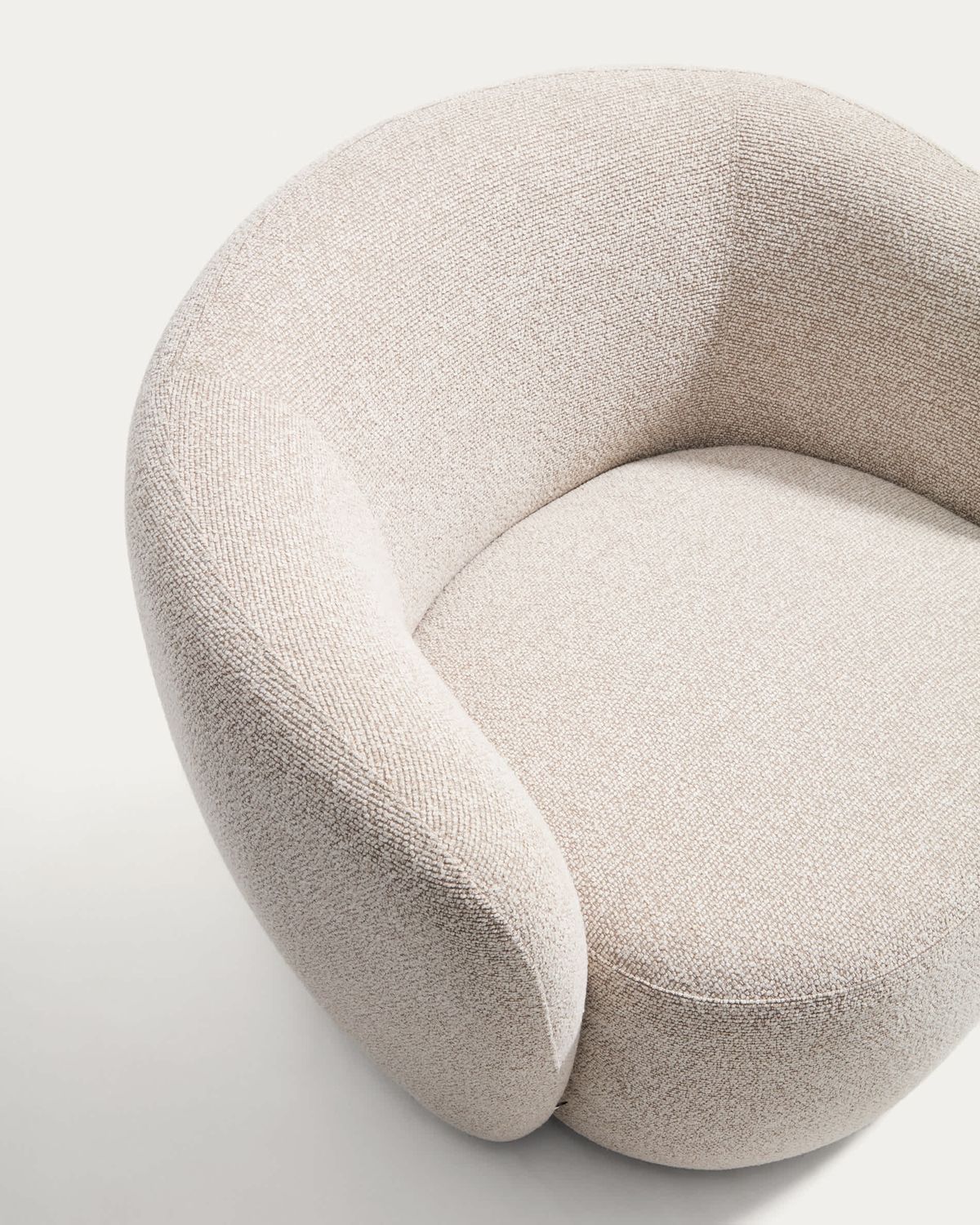 Butaca giratoria Odenia de micro bouclé beige