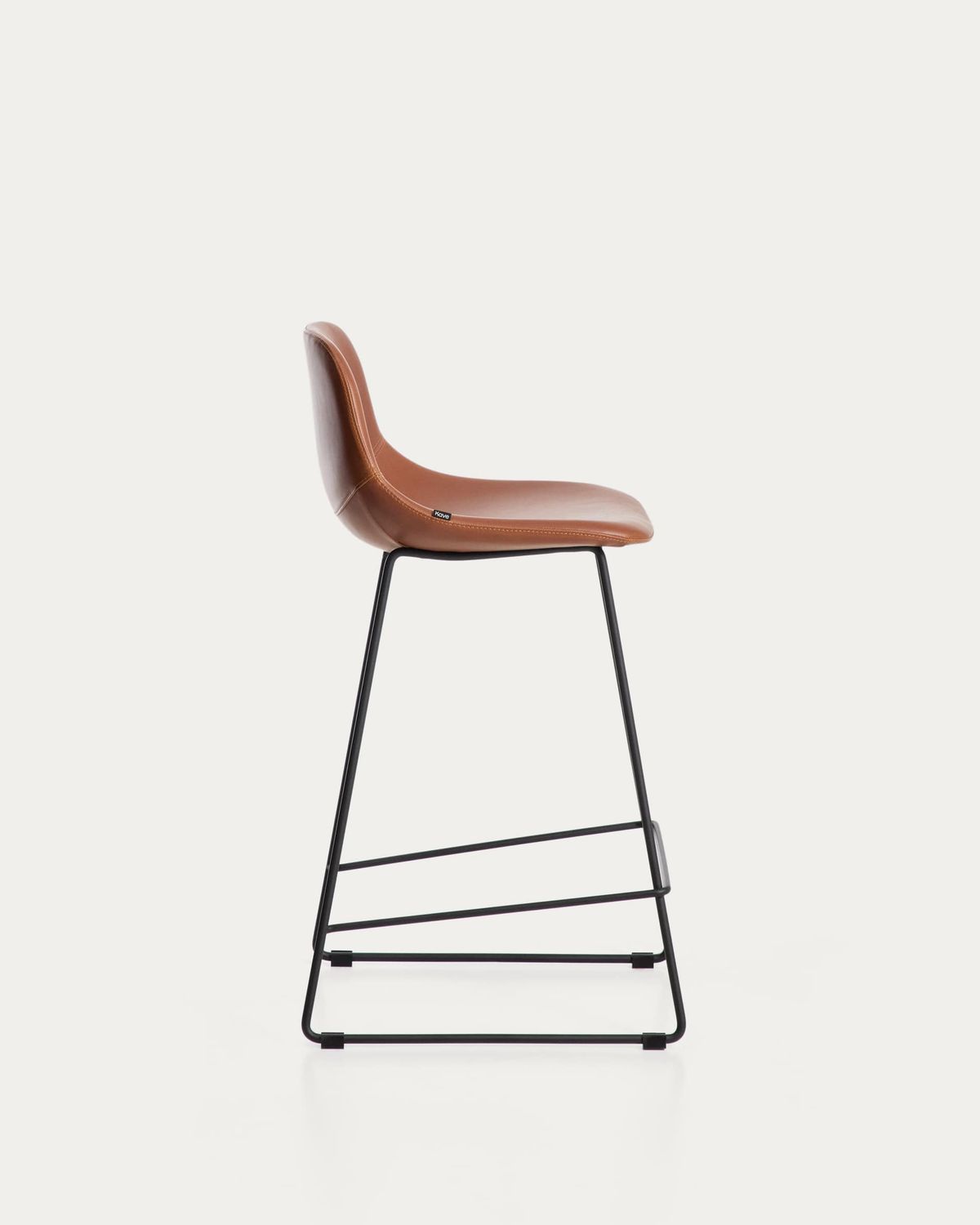 Taburete Zahara de poliuretano marrón y patas de acero con acabado negro 76 cm FSC 100%