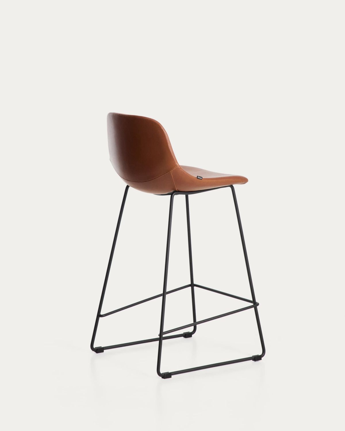 Taburete Zahara de poliuretano marrón y patas de acero con acabado negro 76 cm FSC 100%