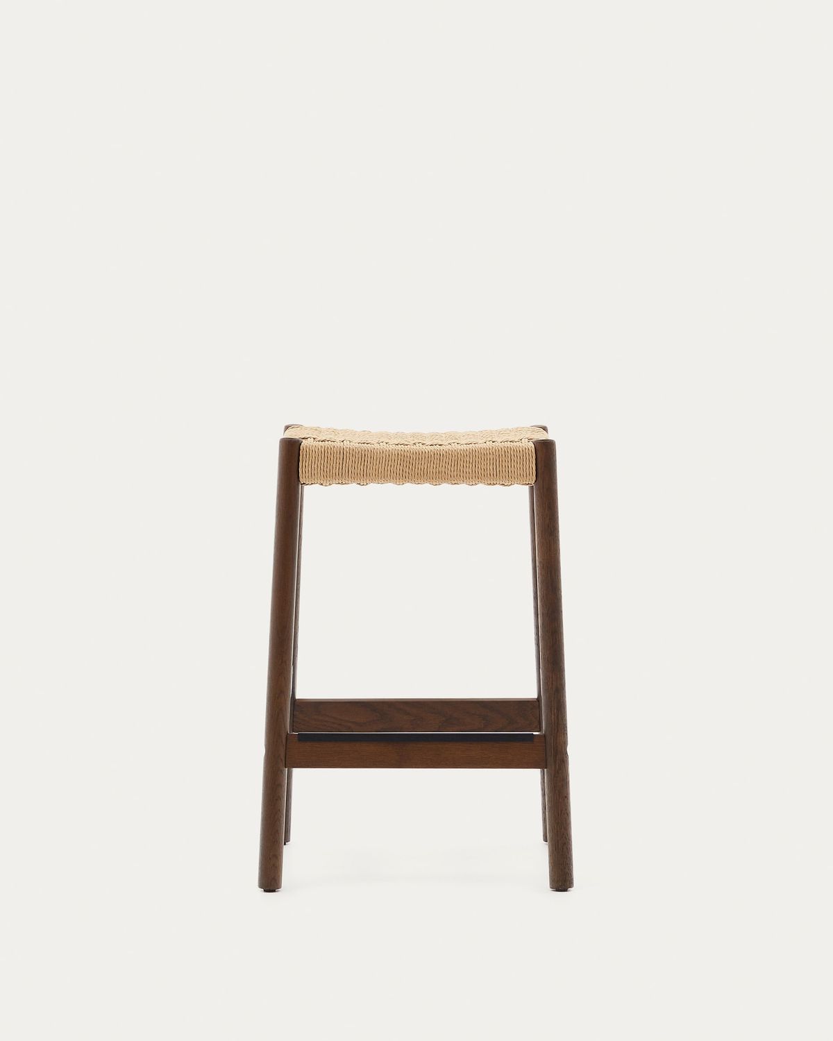 Taburete Yalia de madera maciza de roble con acabado nogal y cuerda altura 65 cm FSC Mix Credit