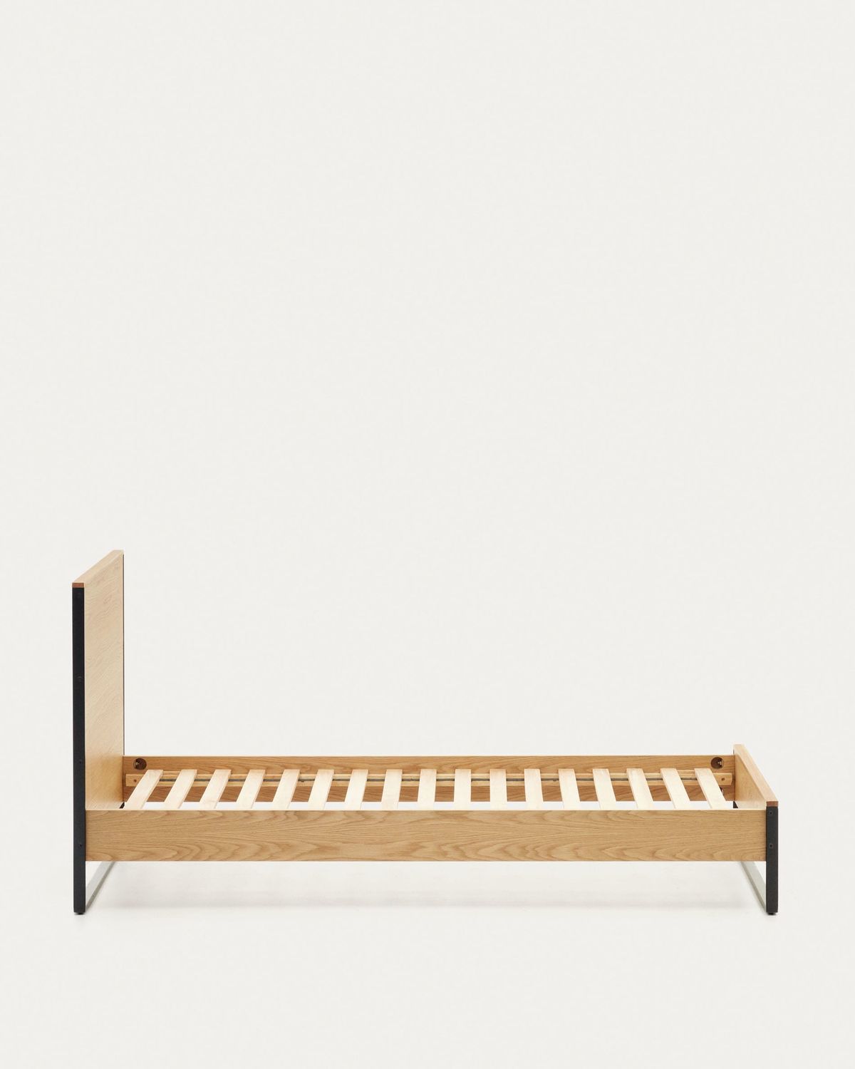 Cama Taiana de chapa de roble y patas de acero con acabado pintado negro 90 x 190 cm
