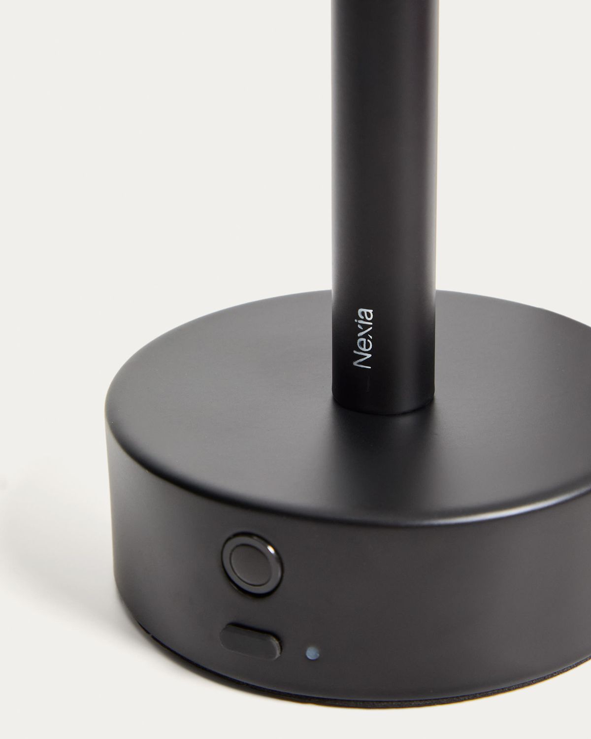 Lámpara de mesa portátil Bow de aluminio negro