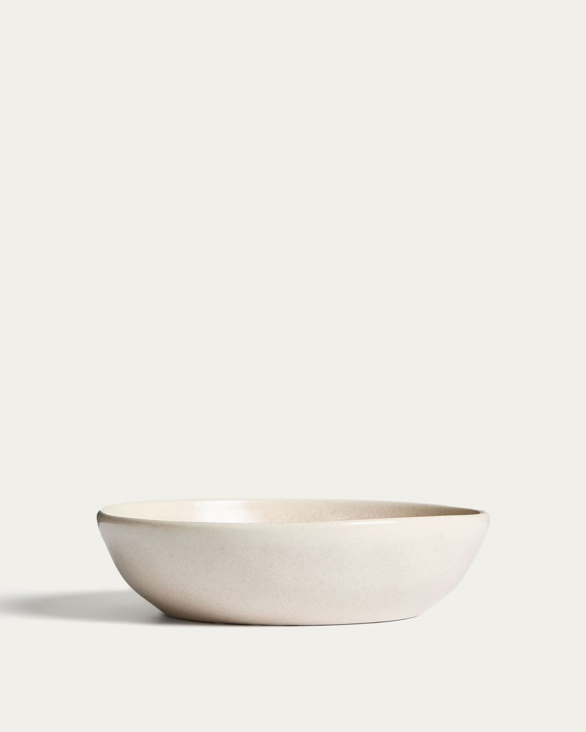 Plato hondo Sermin de cerámica beige