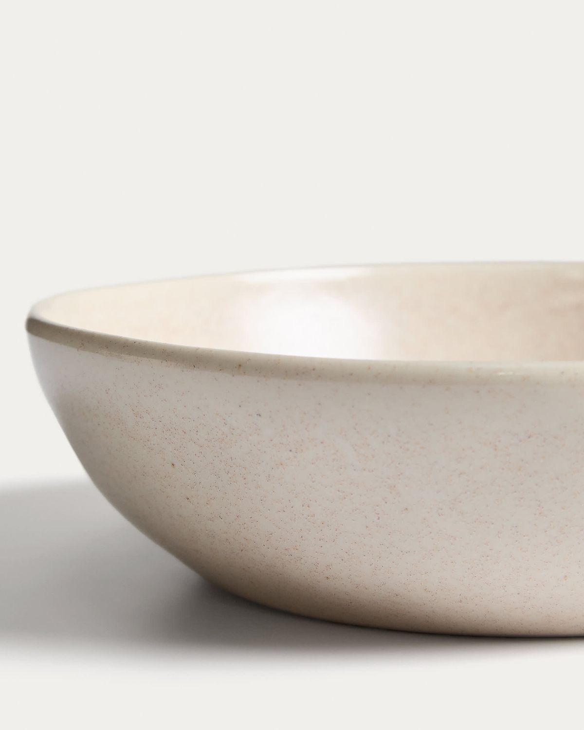 Plato hondo Sermin de cerámica beige