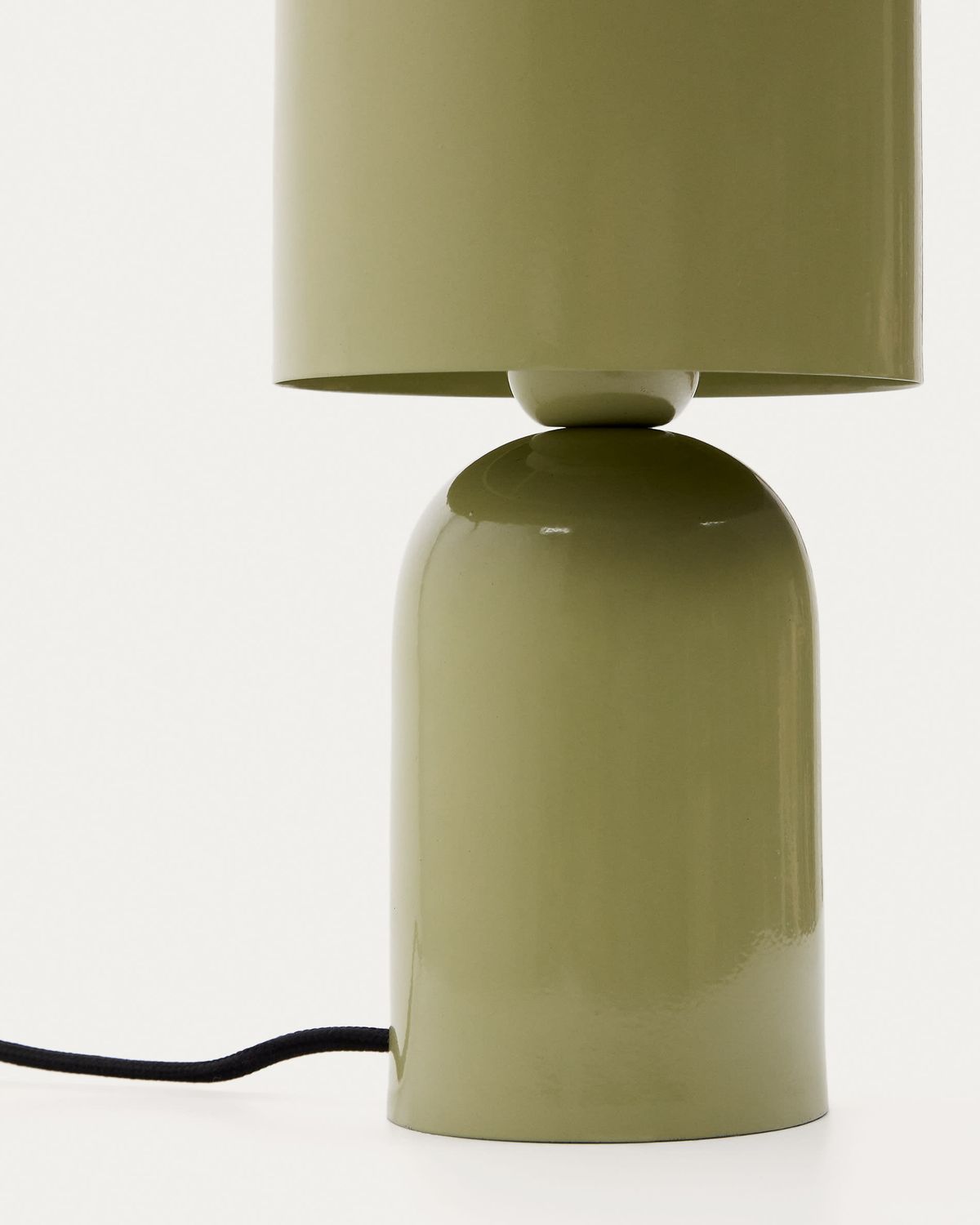Lámpara de mesa Monze de metal pintado verde claro