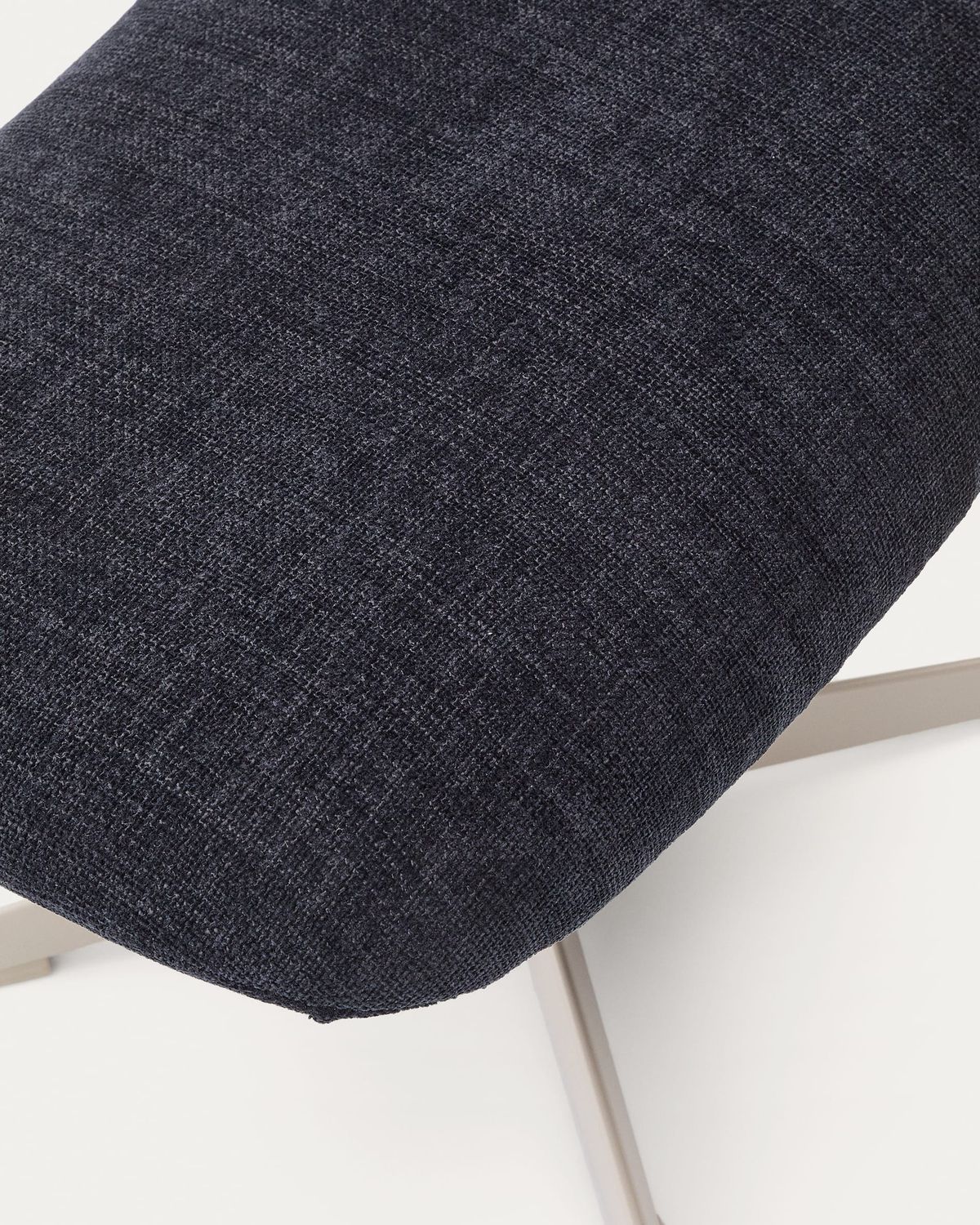 Reposapiés giratorio Teryl de chenilla azul y metal con acabado gris FSC 100%