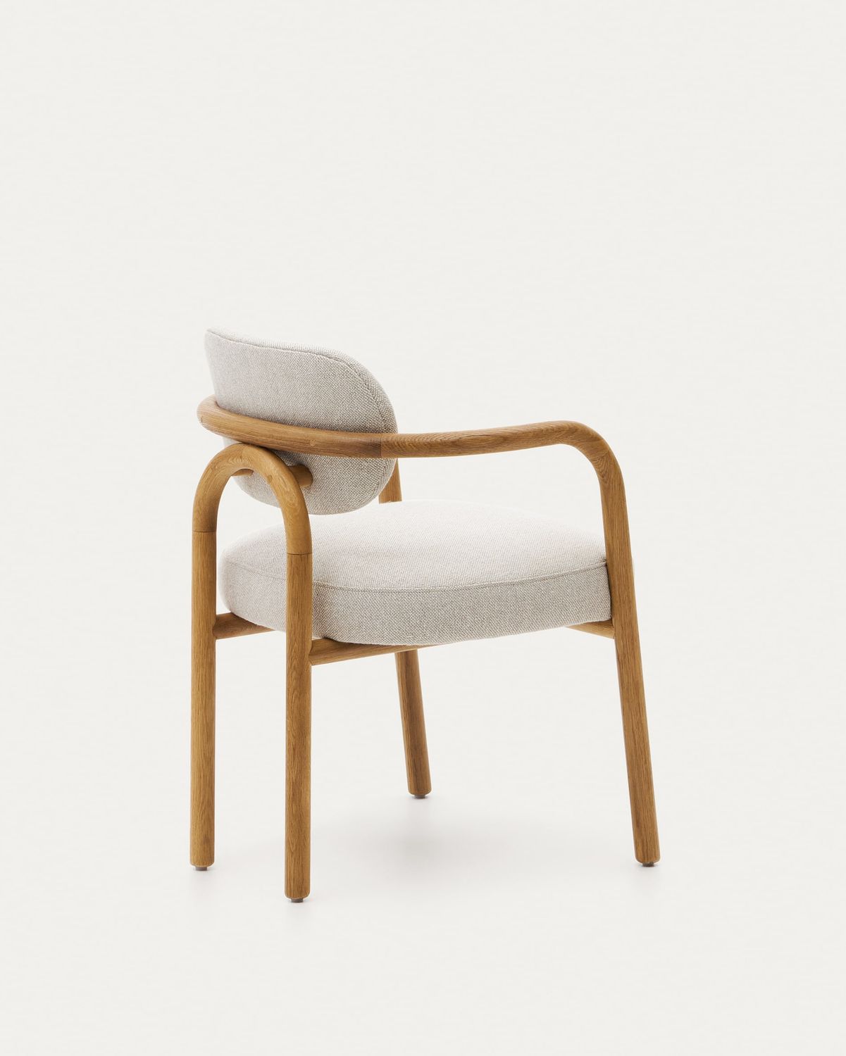 Silla Melqui beige de madera maciza de roble con acabado natural