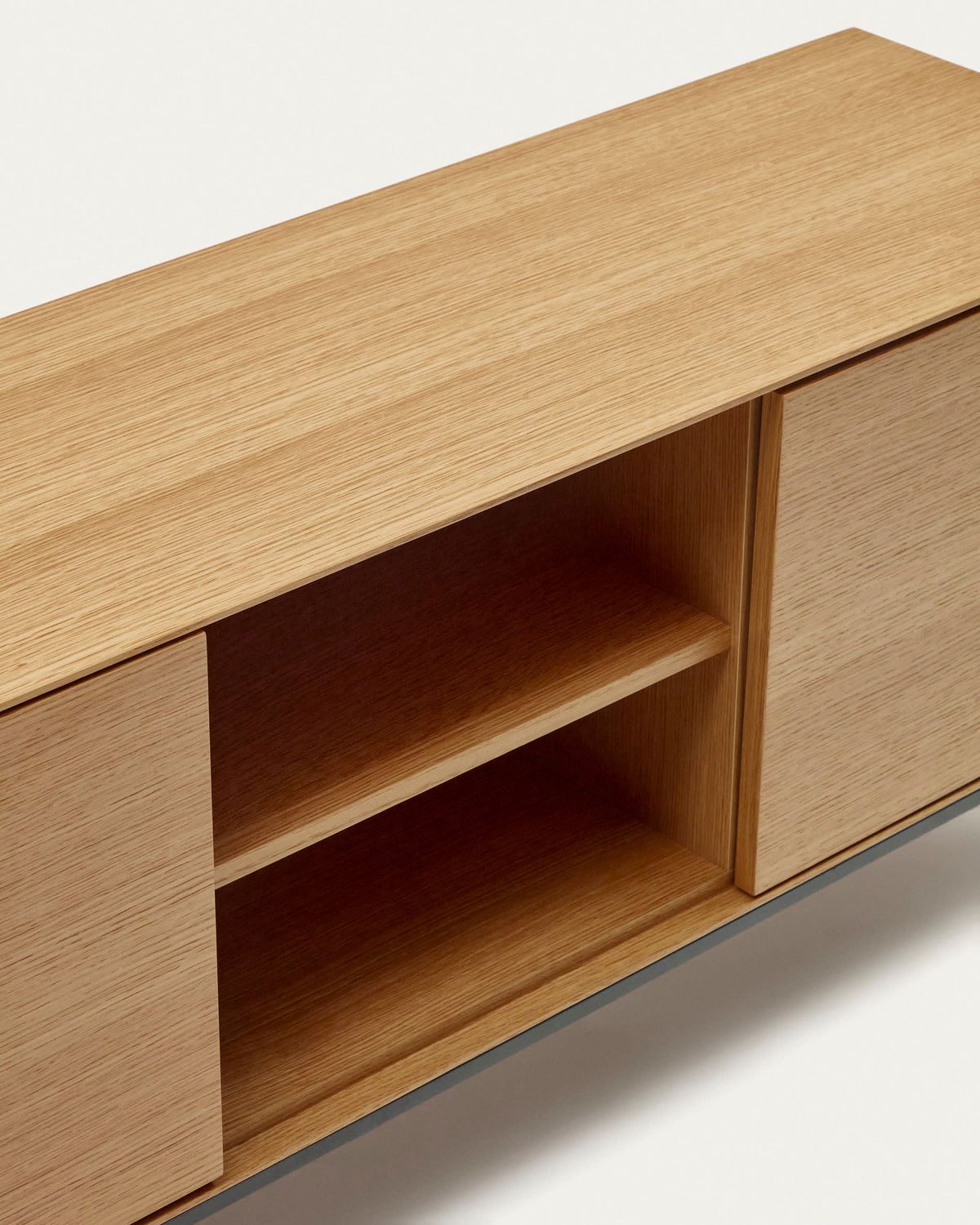 Mueble TV Vedrana 3 puertas de chapa de roble y patas de acero negro 195 x 55 cm