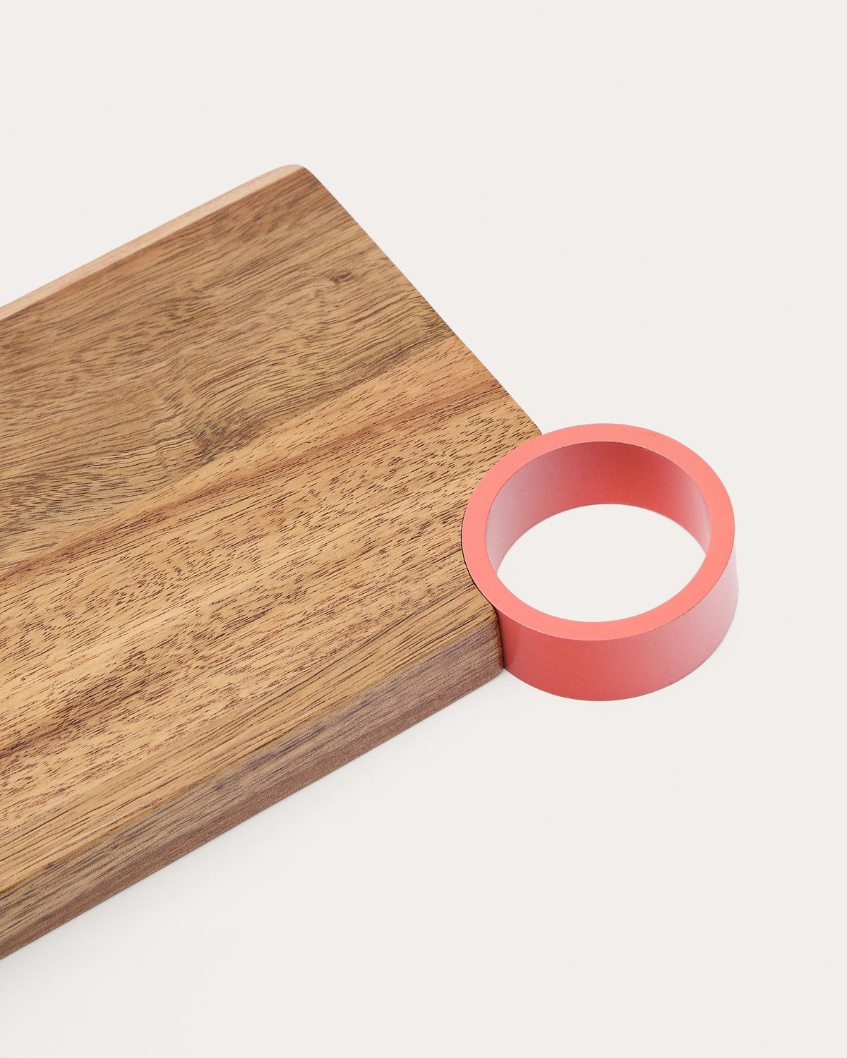 Tabla de servir Zairin de madera de acacia FSC 100% y metal rosa