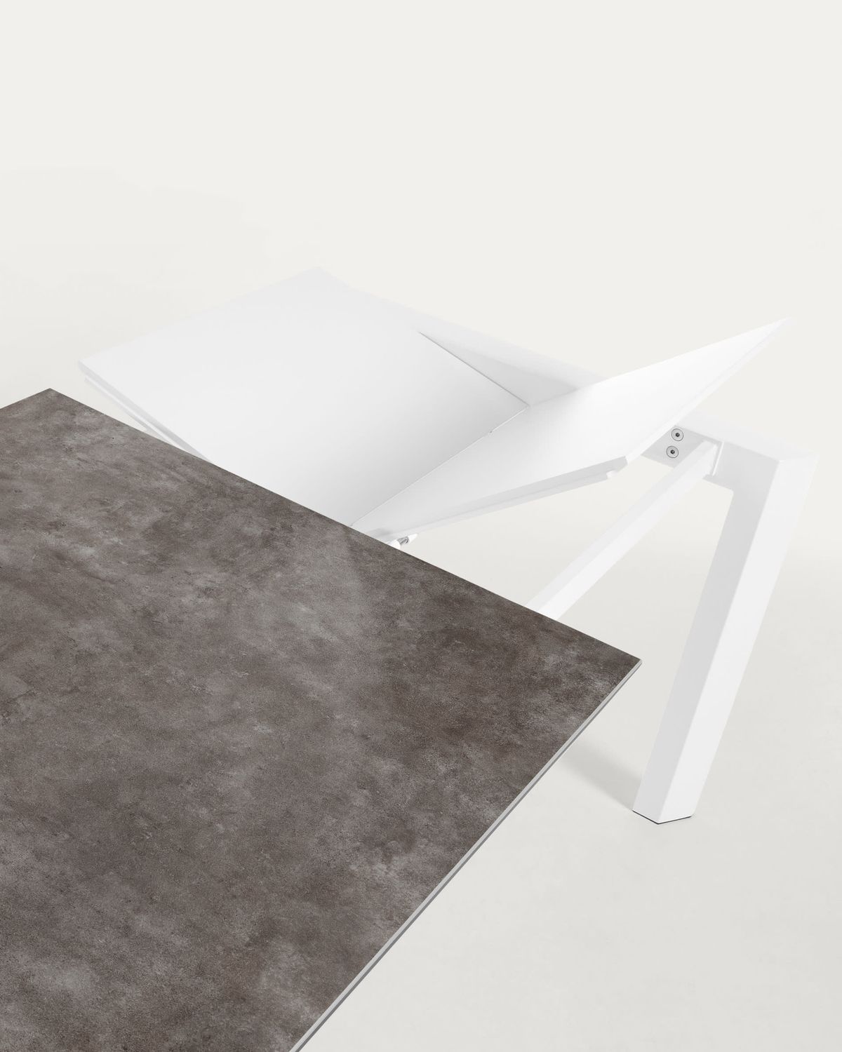 Mesa extensible Axis porcelánico acabado Vulcano Ceniza patas acero blanco 120 (180) cm