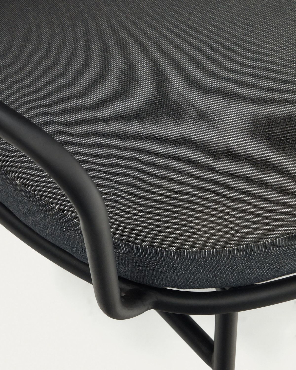 Sillón Bramant de acero con acabado negro