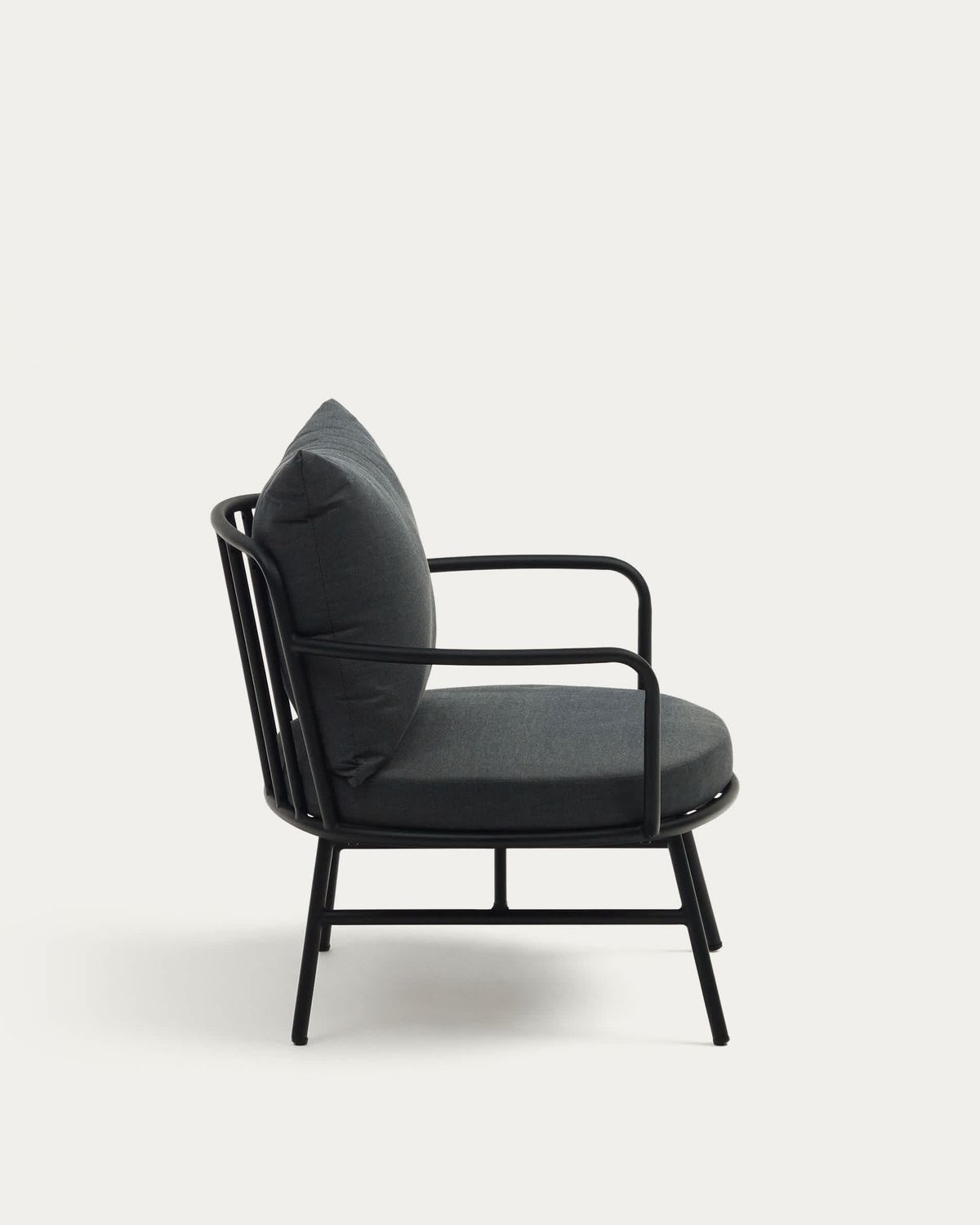 Sillón Bramant de acero con acabado negro