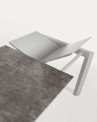 Mesa extensible Axis porcelánico acabado Vulcano Ceniza patas de acero gris 140 (200) cm