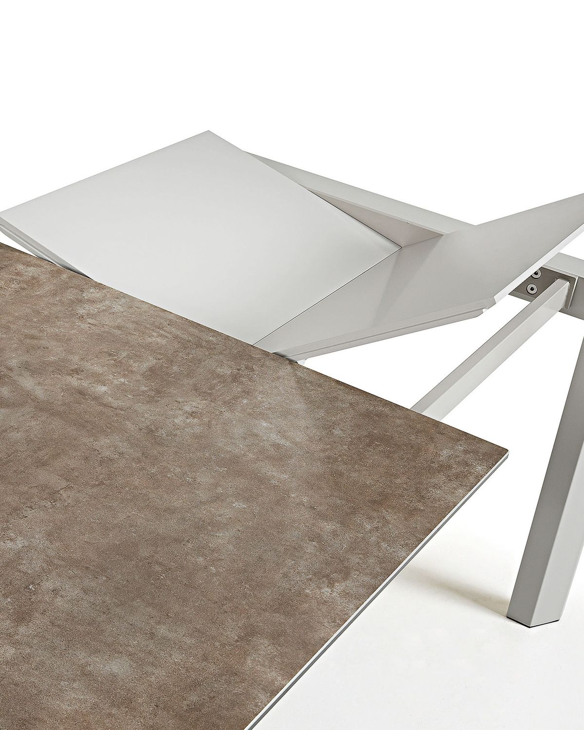 Mesa extensible Axis porcelánico acabado Vulcano Ceniza patas de acero gris 140 (200) cm