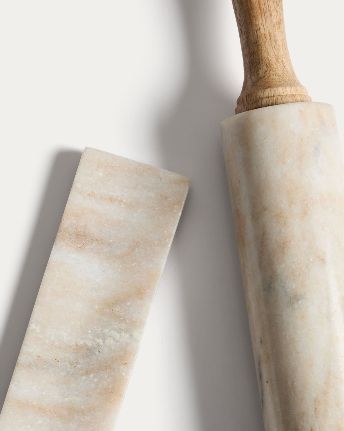Rodillo de cocina Nolvet de mármol beige y madera de mango