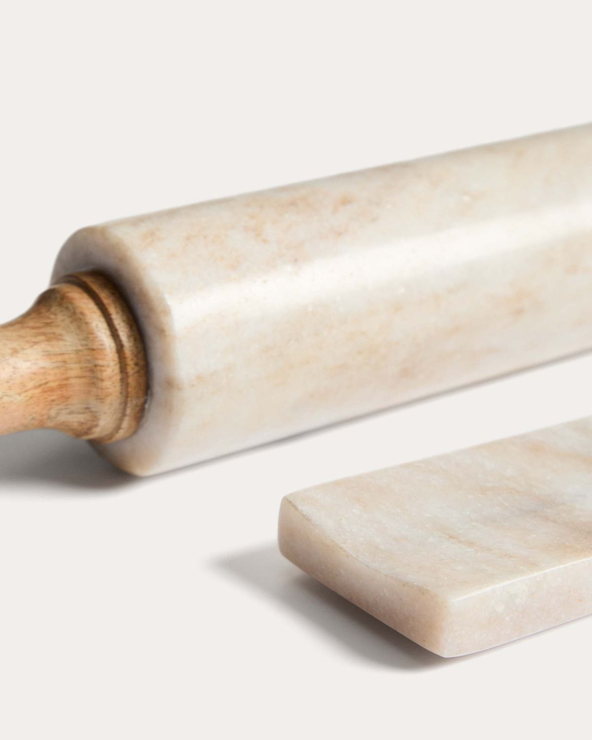 Rodillo de cocina Nolvet de mármol beige y madera de mango