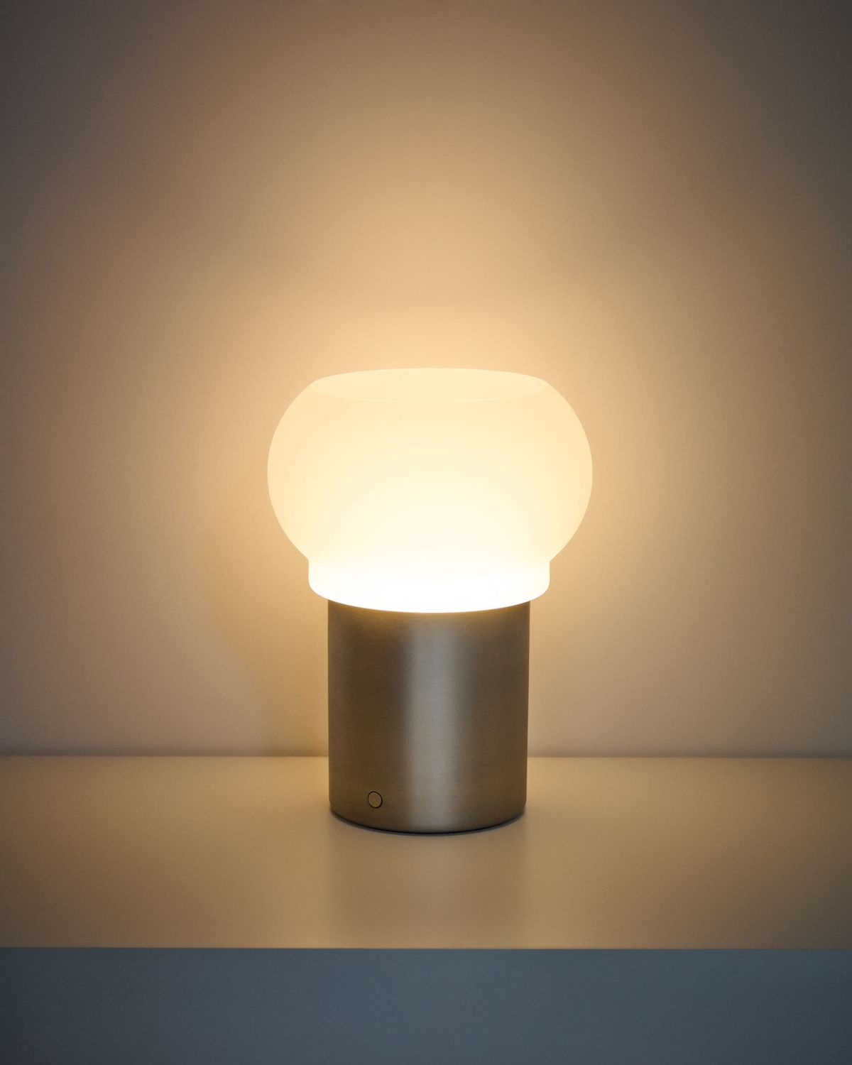 Lámpara de mesa portátil LED Leruna de vidrio glaseado y metal con acabado galvanizado Ø 20 cm