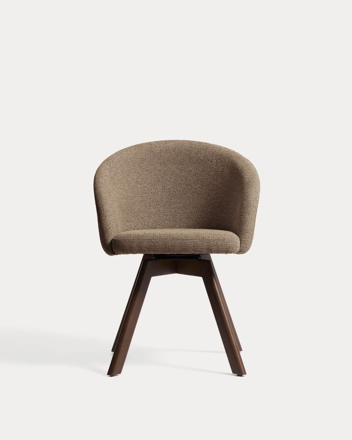 Silla giratoria Marvin chenilla marrón y patas de madera maciza de haya acabado nogal FSC 100%