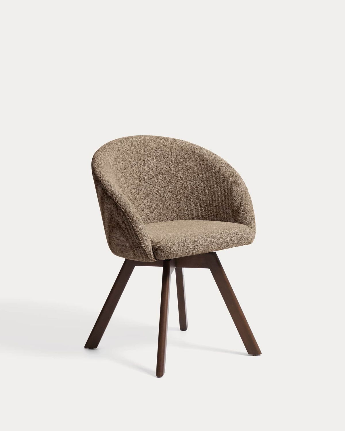 Silla giratoria Marvin chenilla marrón y patas de madera maciza de haya acabado nogal FSC 100%