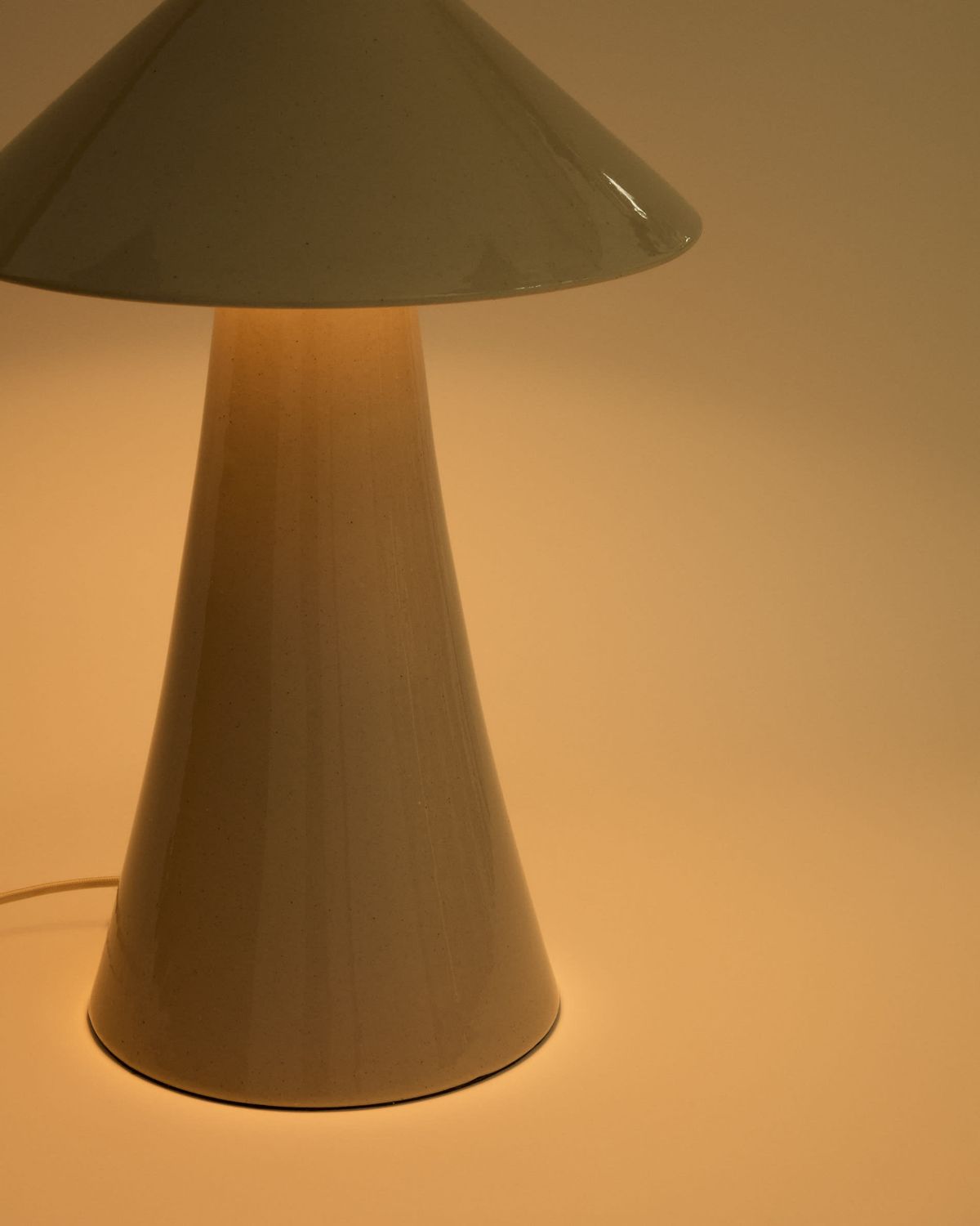 Lámpara de mesa Ceren de cerámica beige 54 cm