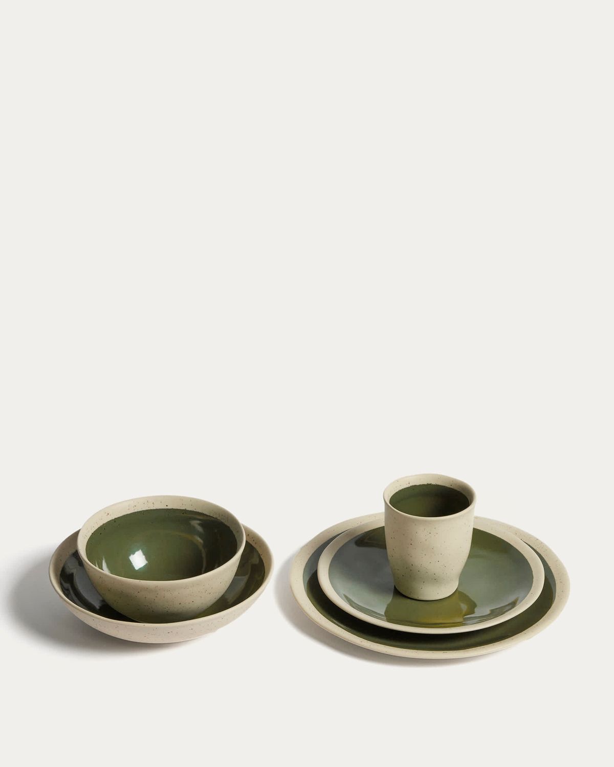 Bol Nale de cerámica beige con fondo verde