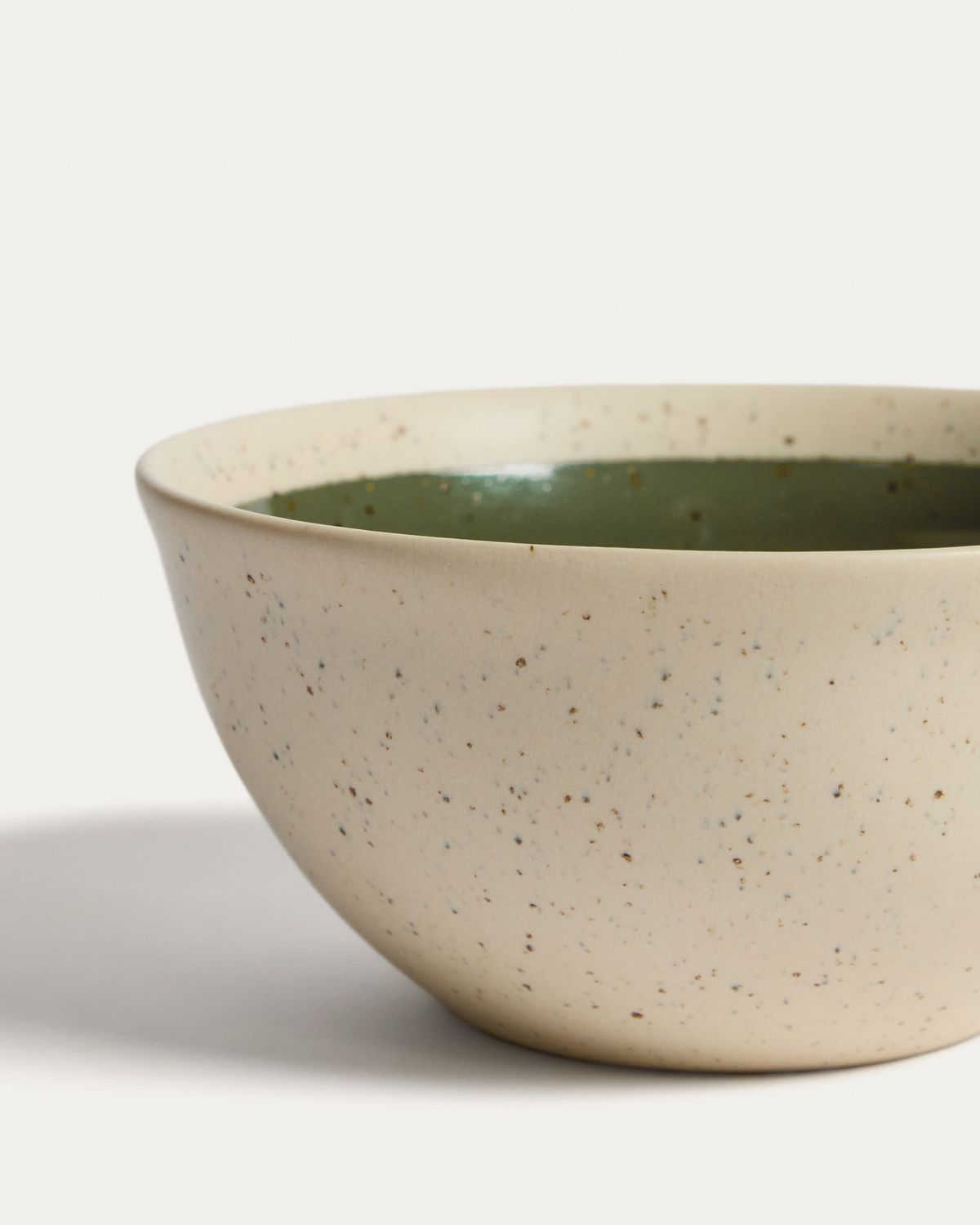 Bol Nale de cerámica beige con fondo verde